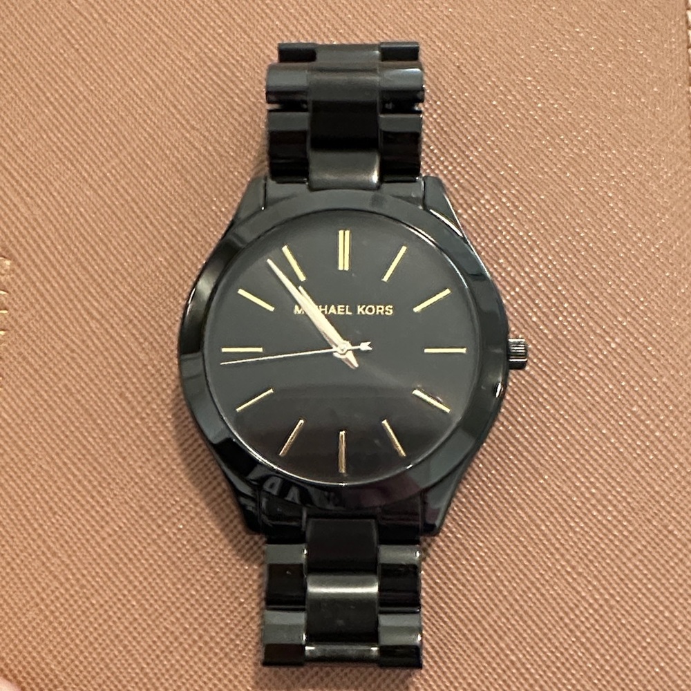Michael Kors Slim Runway MK3221 Unisex/Women’s Watch Black